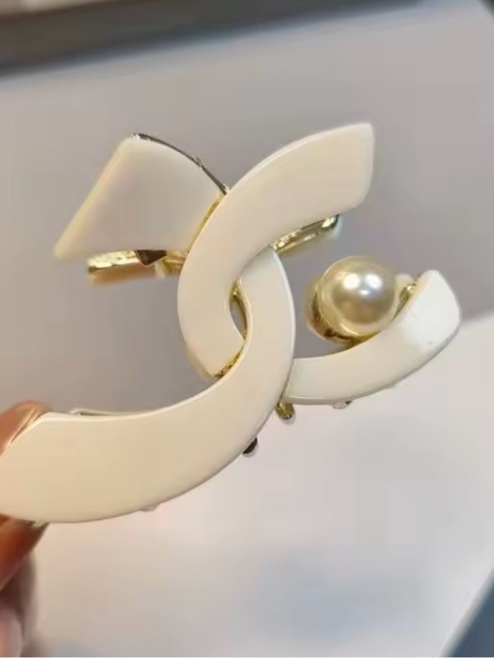 Macy's White Enamel and Gold Pearl Accent Women's Brooch - Picture 3 of 4